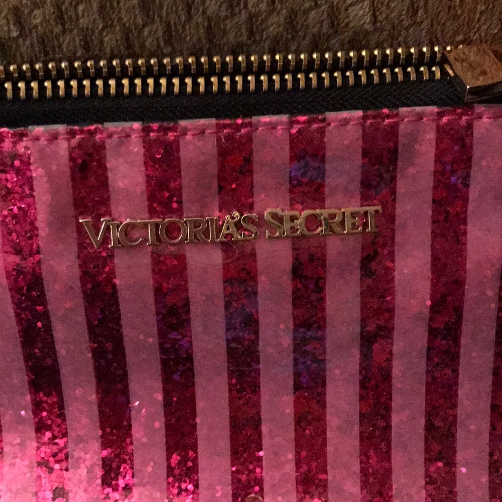 Victoria's Secret makeup bag - Picture 2 of 3